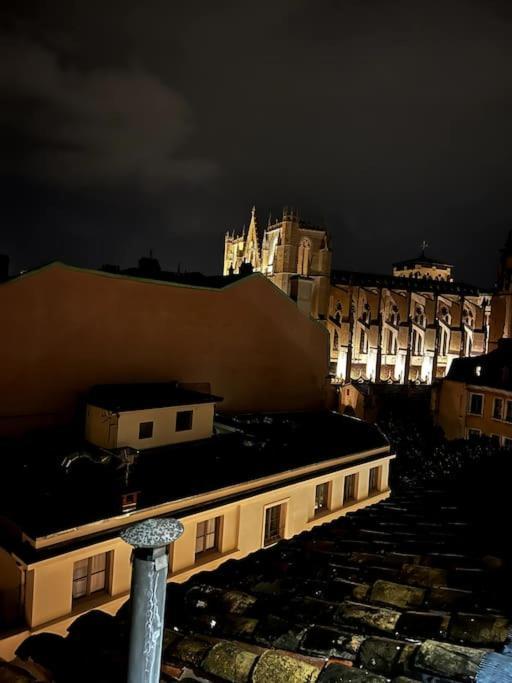 Apartamento Pepite Rare 8 Personnes Au Coeur Battant Du Vieux Lyon Exterior foto
